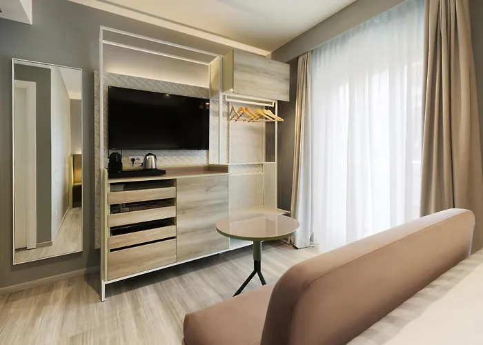 Hotel Adesso 4*